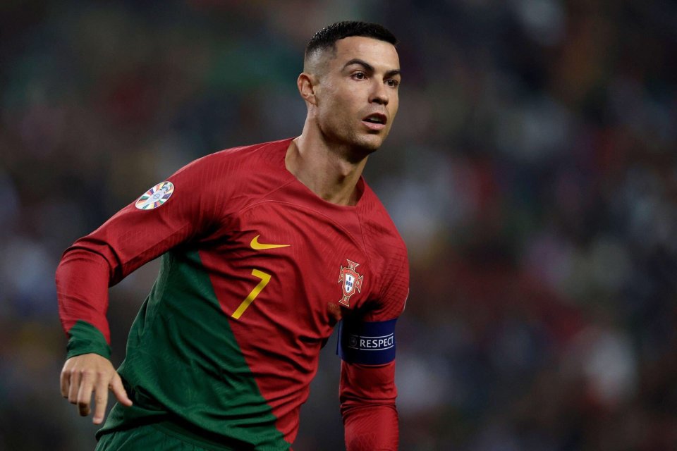 连续3场未首发，萨拉赫赛后发表激烈言论称被当成替罪羊，英媒曝利物浦选择支持斯洛特