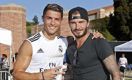 曼联无法复兴 阿莫林临场够差劲 主场1-1西汉姆联领先就乱换人