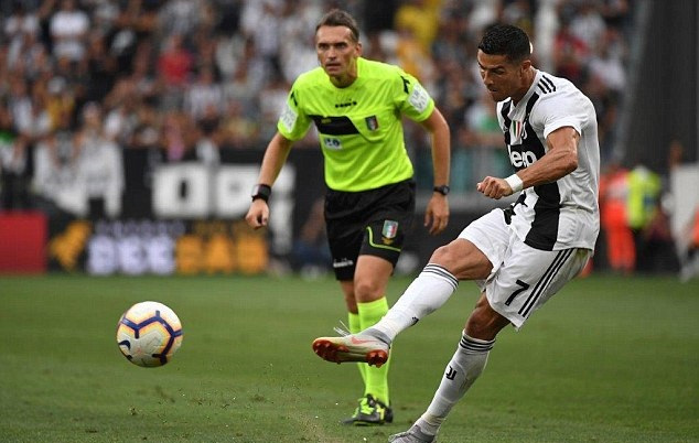 米体：将有一万名左右的那不勒斯球迷远征罗马，警方压力很大