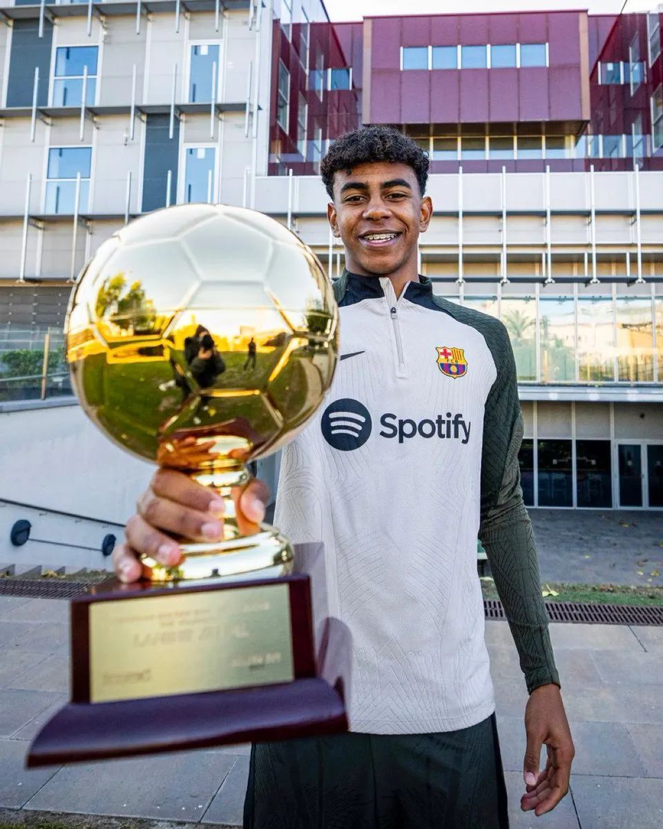 伊利牛奶开启促销活动：买三箱牛奶即送CBA新赛季球票一张