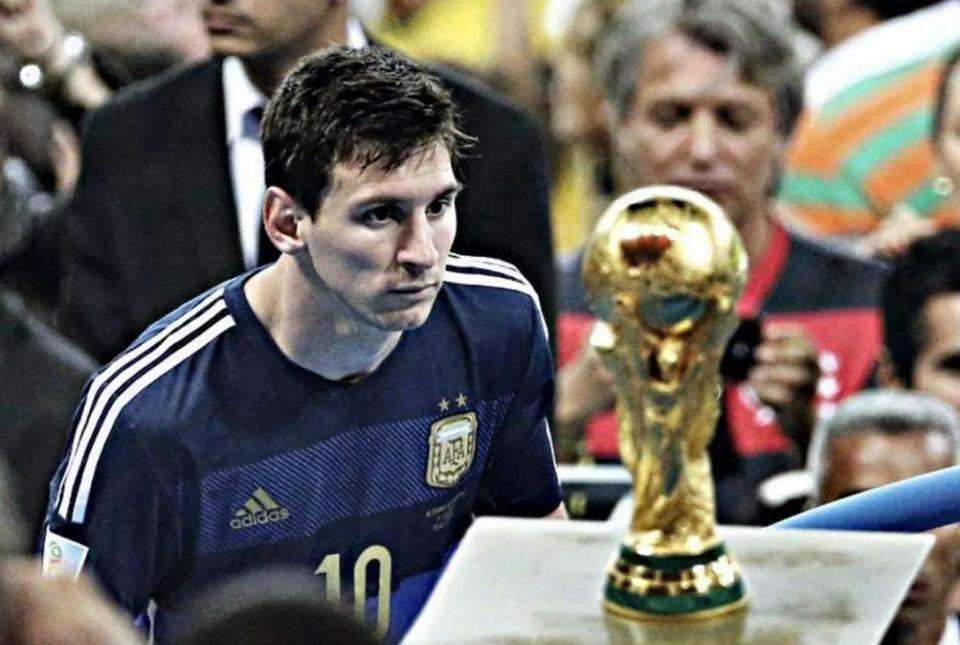 哀悼，一巴西18岁小将在家中因弟弟清理步枪时走火中弹身亡